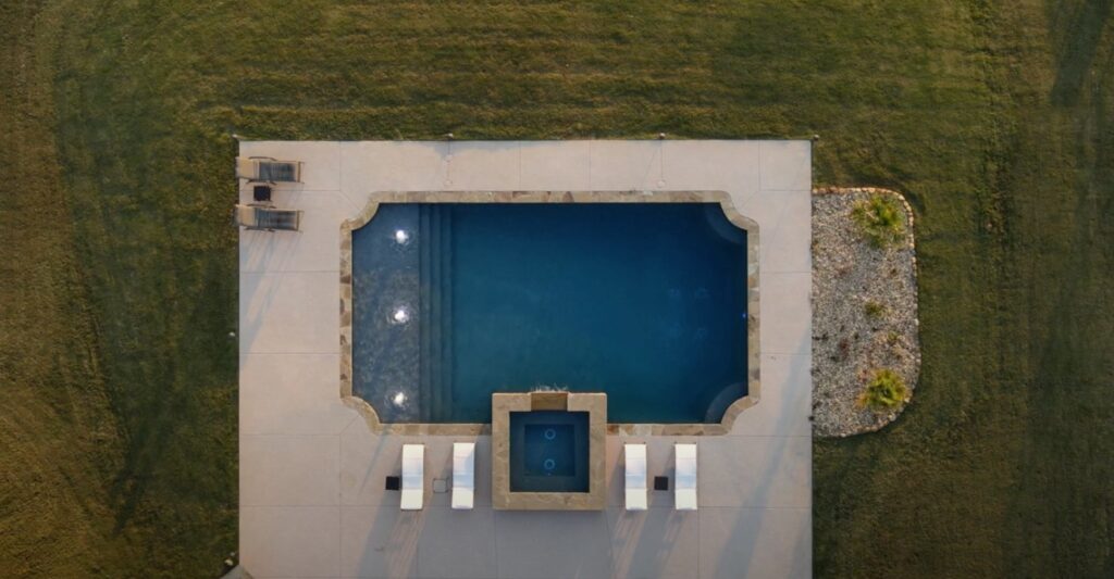Transform Your Pool: Tropical Breeze Spa, Geometric PebbleTec & Stylish Brown Flagstone Oasis